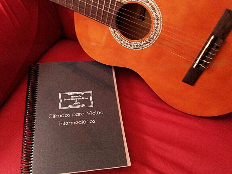 Hinário Cifrado Ccb n° 5 para Violão “Nível Intermediário”